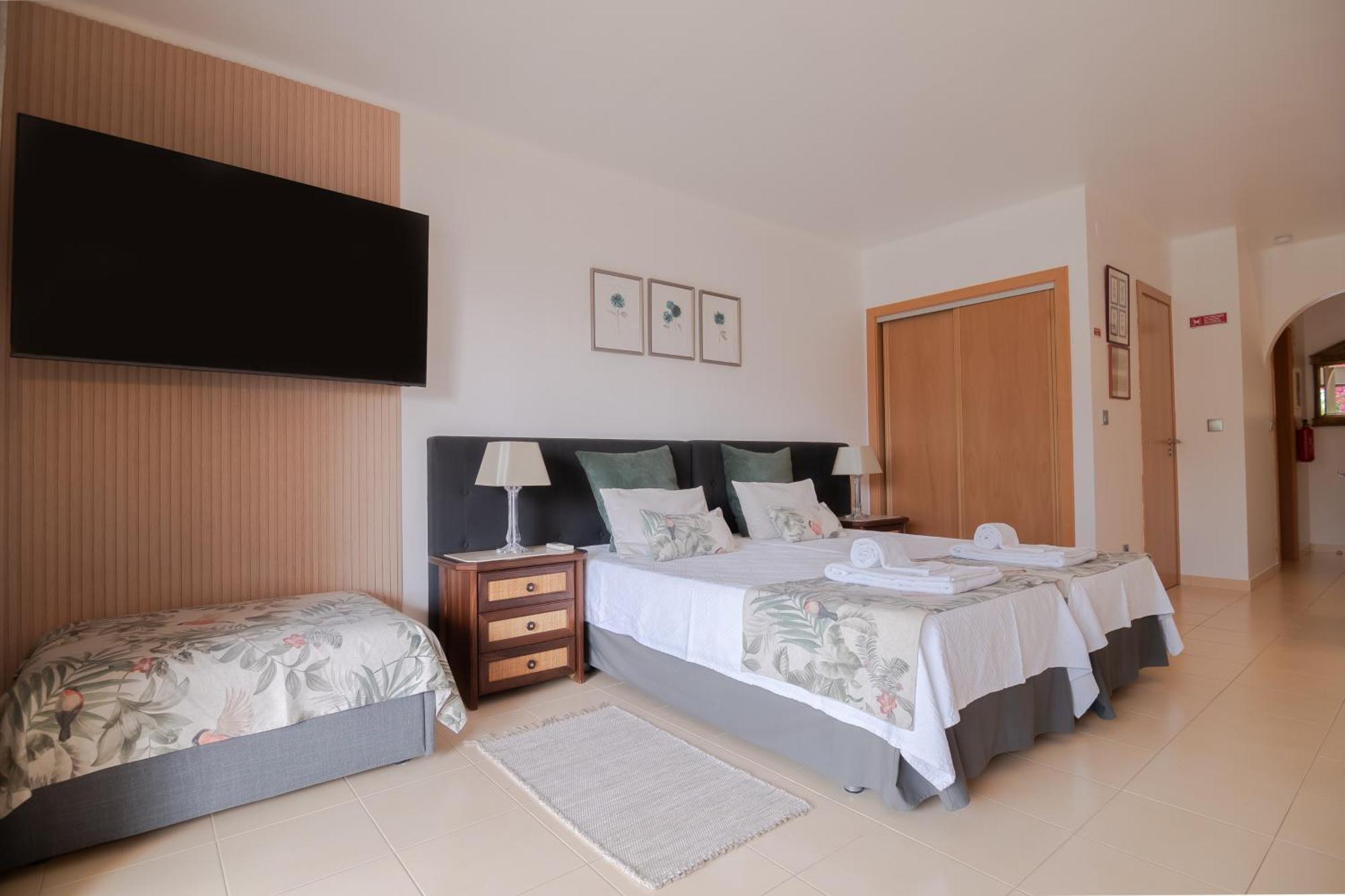 Seacoast Retreat With Pool And Beach Access By Drago Rentals Albufeira Esterno foto
