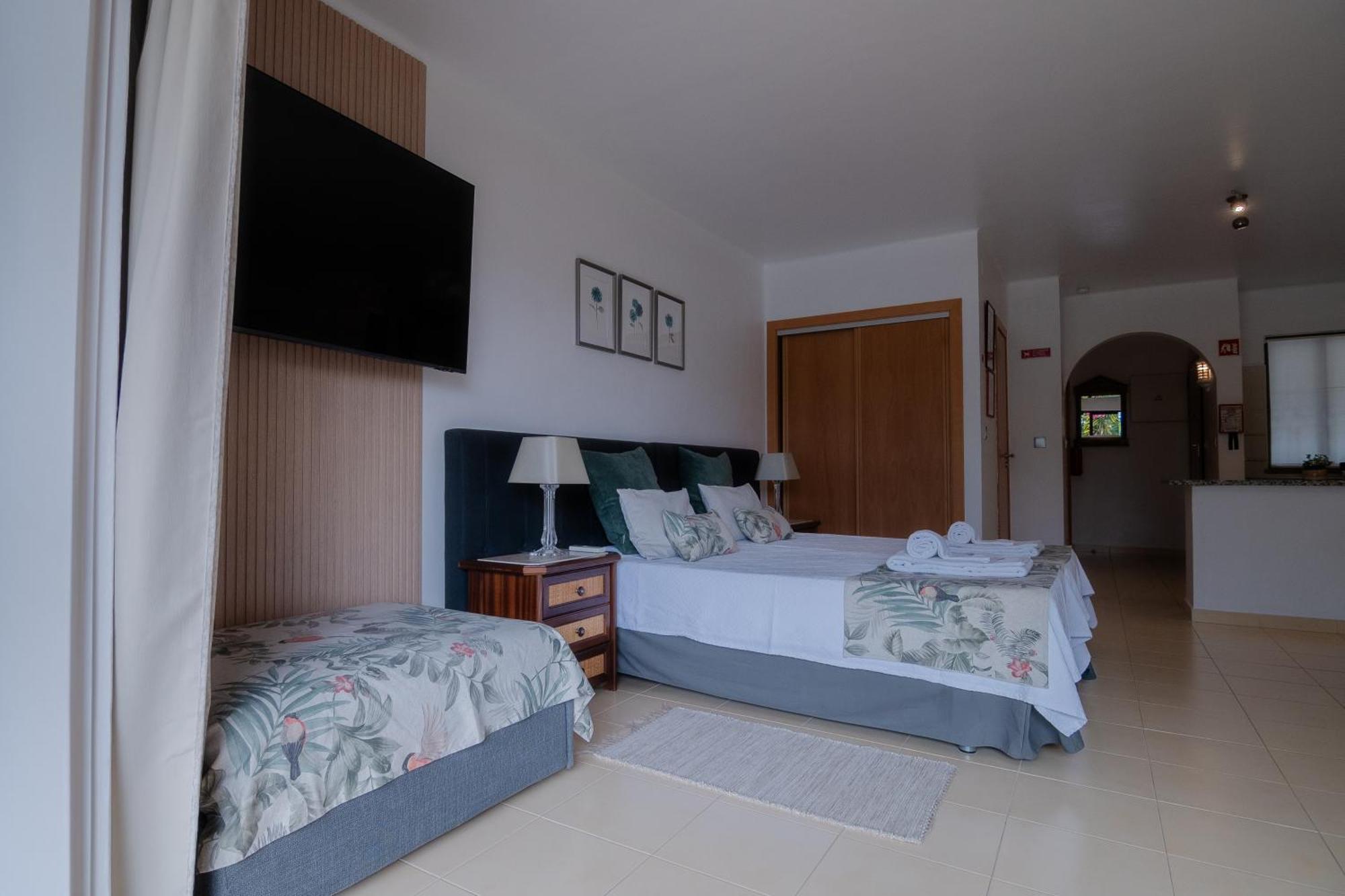 Seacoast Retreat With Pool And Beach Access By Drago Rentals Albufeira Esterno foto